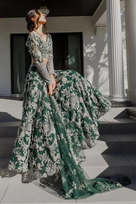 Emerald Green and Gold Lehenga Traditional Wedding Dresses Long sleeve Indian Two Pieces Lace Bridal Gown Wear rove de mariée